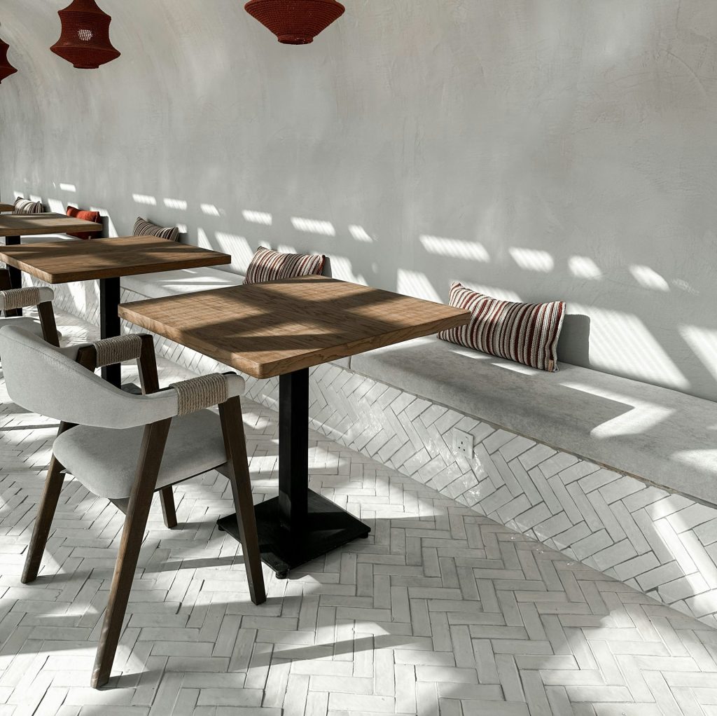 Dining set.